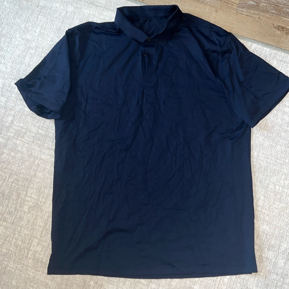 Lululemon Men’s Collard Shirt in XL